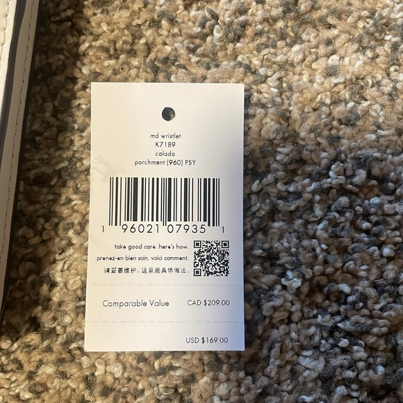 NWT! Kate Spade wristlet! - Picture 5 of 7